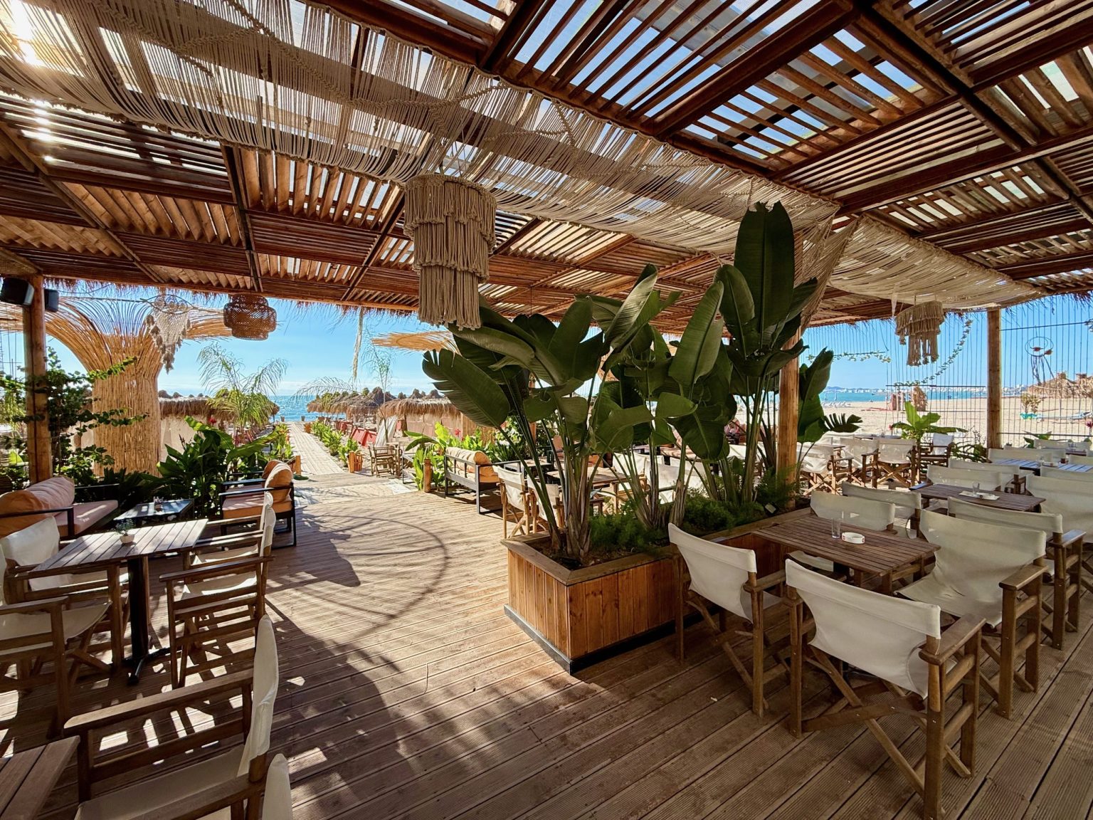 apartmangolem_bar